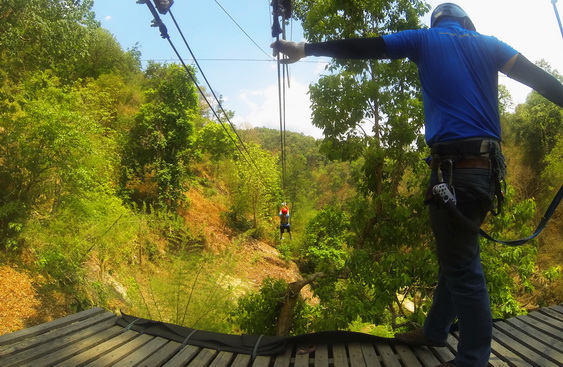 Tirolesa en Chiang Mai, Tailandia