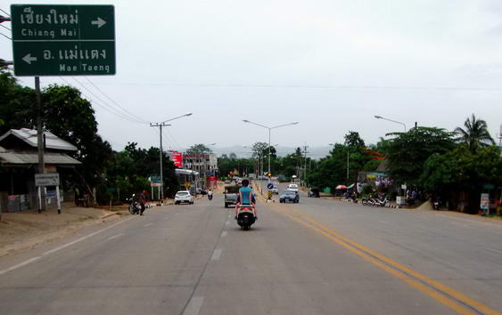 Explorando las cascadas de Mae Sa