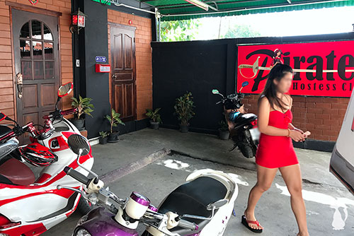 Guía completa de bares de mamadas en Pattaya.