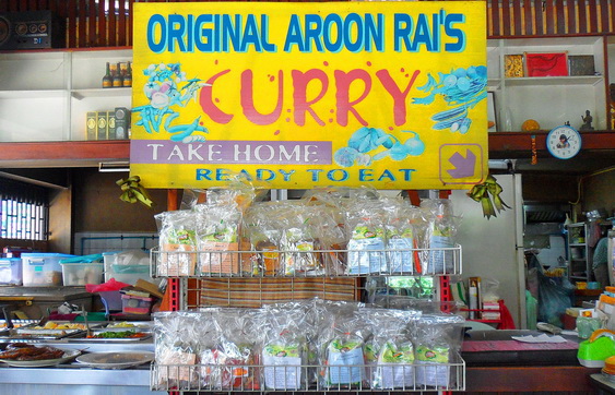 Aroon Rai ofrece delicioso curry en Chiang Mai