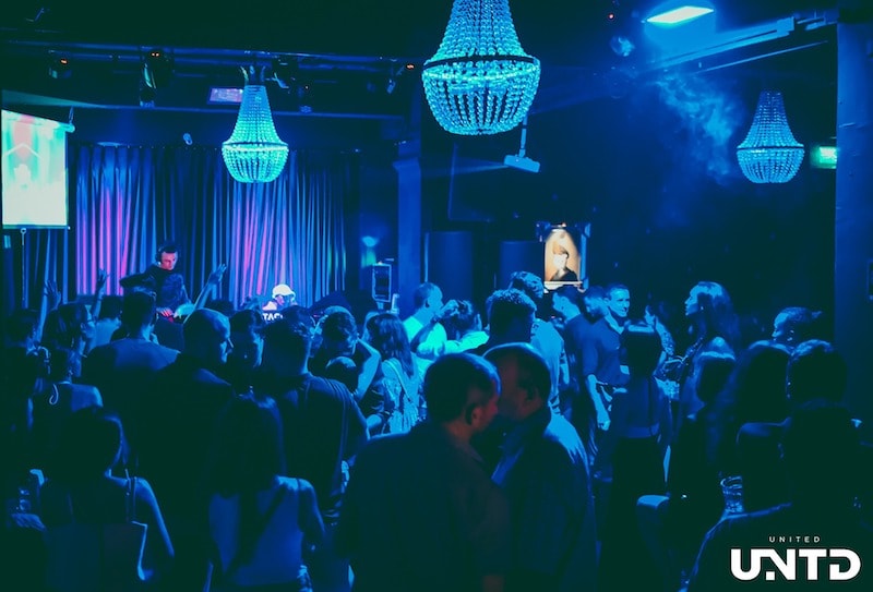 Los 7 mejores bares y discotecas nocturnos de Bangkok para salir de fiesta después de las 2 de la madrugada Los 7 mejores bares y discotecas nocturnos de Bangkok para salir de fiesta después de las 2 de la madrugada