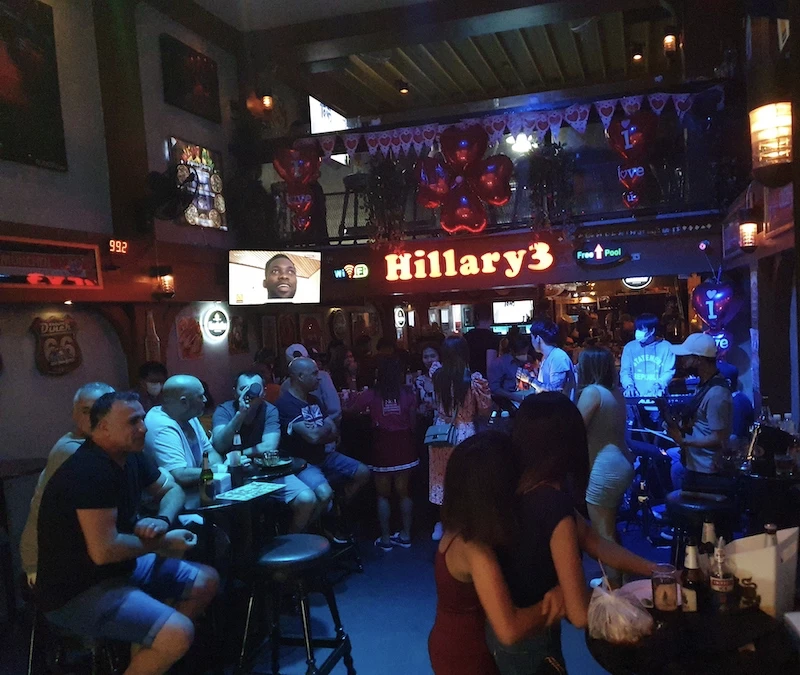 Hillary Bangkok: los pubs originales con música en vivo en Sukhumvit