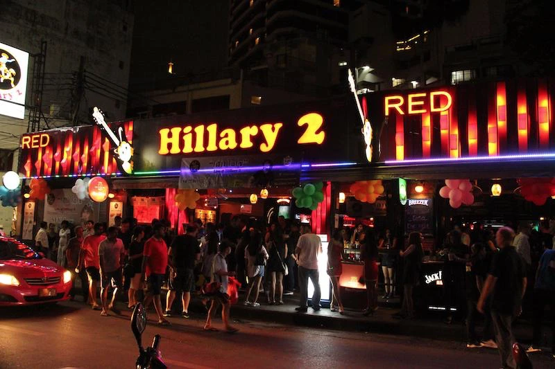Hillary Bangkok: los pubs originales con música en vivo en Sukhumvit