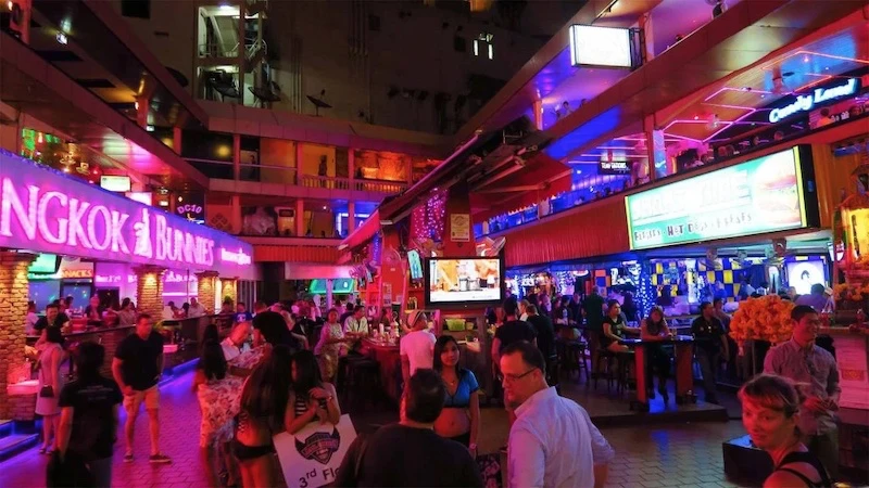 Nana Plaza y Sukhumvit Soi 4 ​​mejores lugares