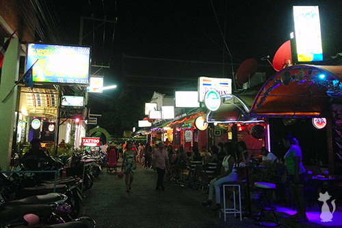 Vida nocturna y chicas tailandesas en Hua Hin.