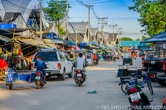 Mercado Rong Kluea en Sa Kaeo, Tailandia