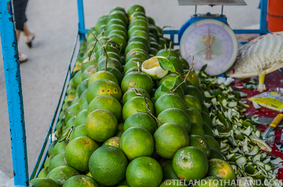 Mercado Rong Kluea en Sa Kaeo, Tailandia