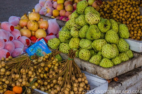 Mercado Rong Kluea en Sa Kaeo, Tailandia
