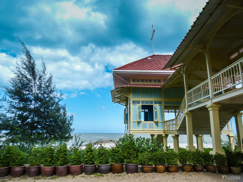 Palacio Marukhathaiyawan Teakwood (cerca de Hua Hin)
