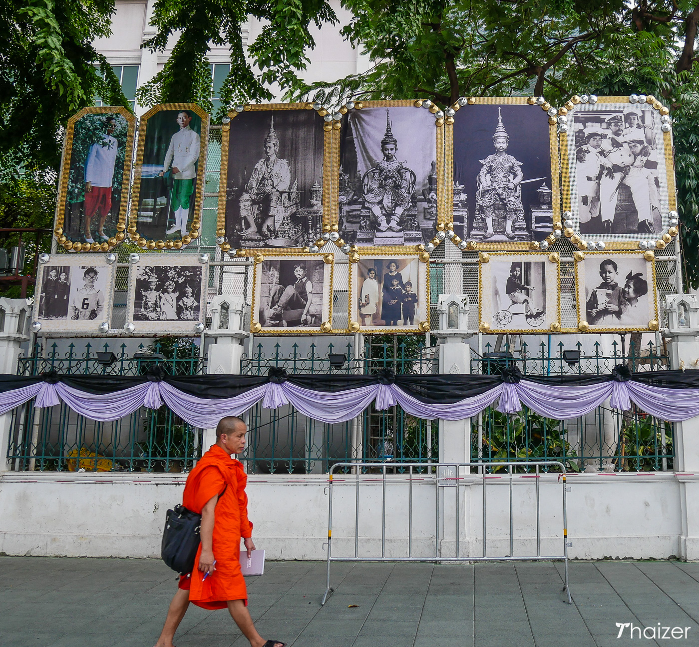Tailandia da el último adiós a su padre real