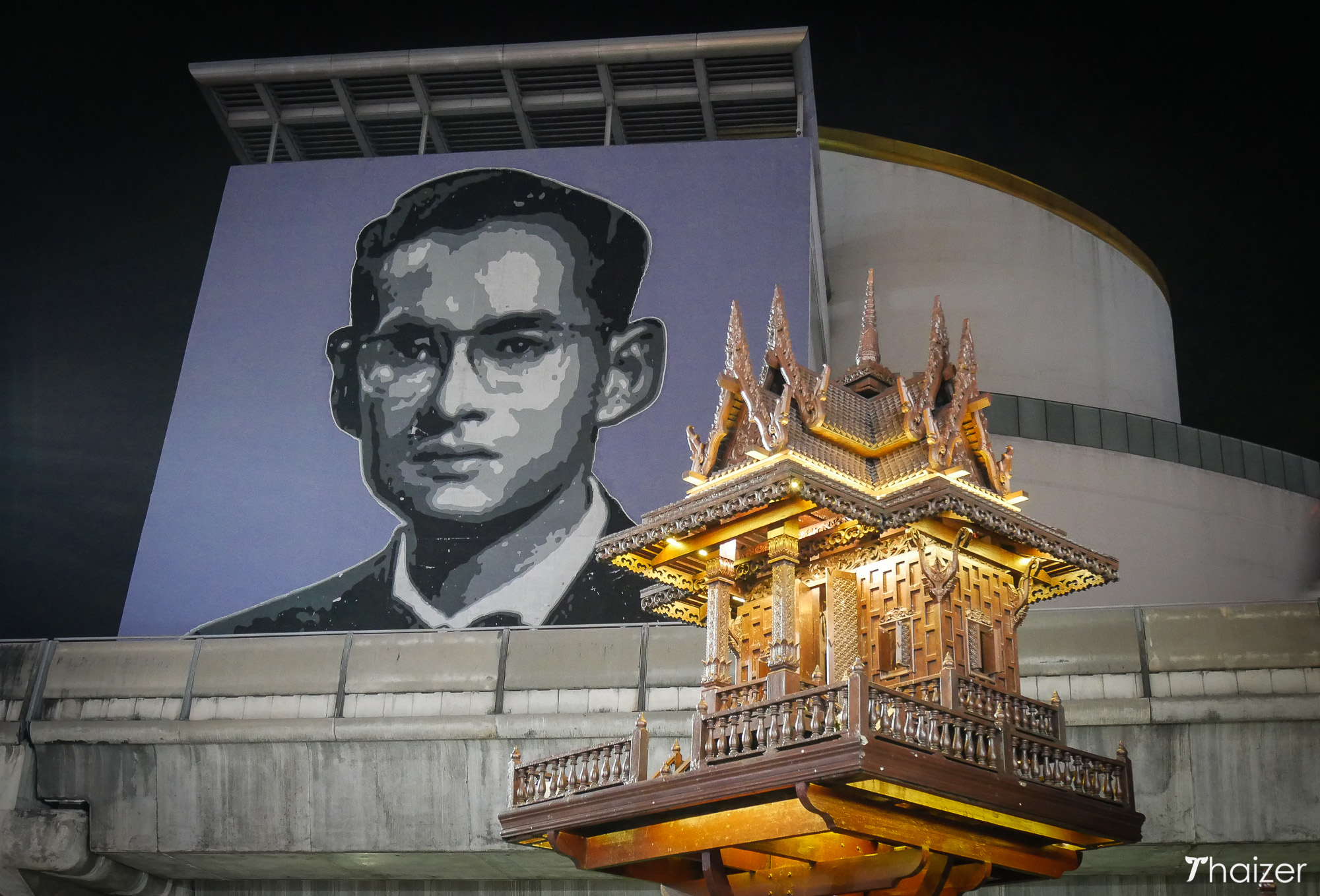 Tailandia da el último adiós a su padre real Tailandia da el último adiós a su padre real