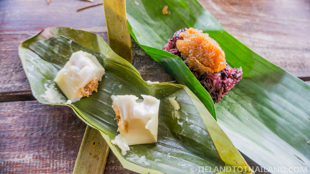 Un desayuno tradicional tailandés en una casa de familia en Chumphon Un desayuno tradicional tailandés en una casa de familia en Chumphon