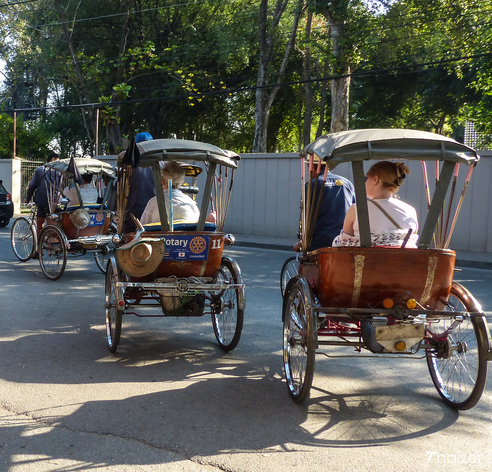 De gira con los experimentados conductores de Samlor de Chiang Mai. De gira con los experimentados conductores de Samlor de Chiang Mai.
