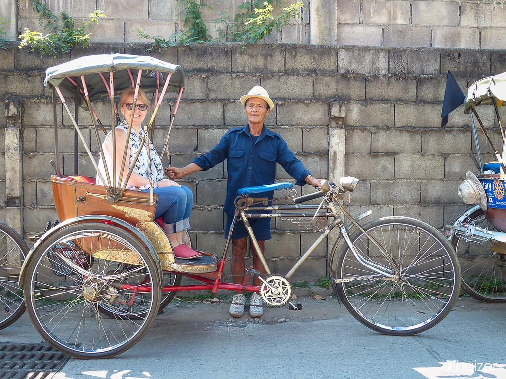 De gira con los experimentados conductores de Samlor de Chiang Mai. De gira con los experimentados conductores de Samlor de Chiang Mai.