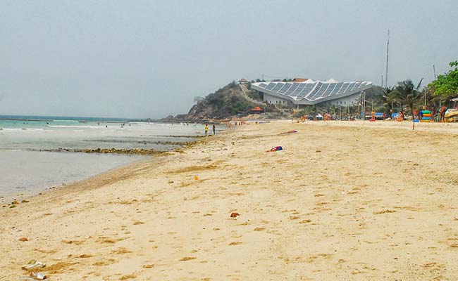 Vamos a Koh Larn: una guía de viaje a la Isla del Coral