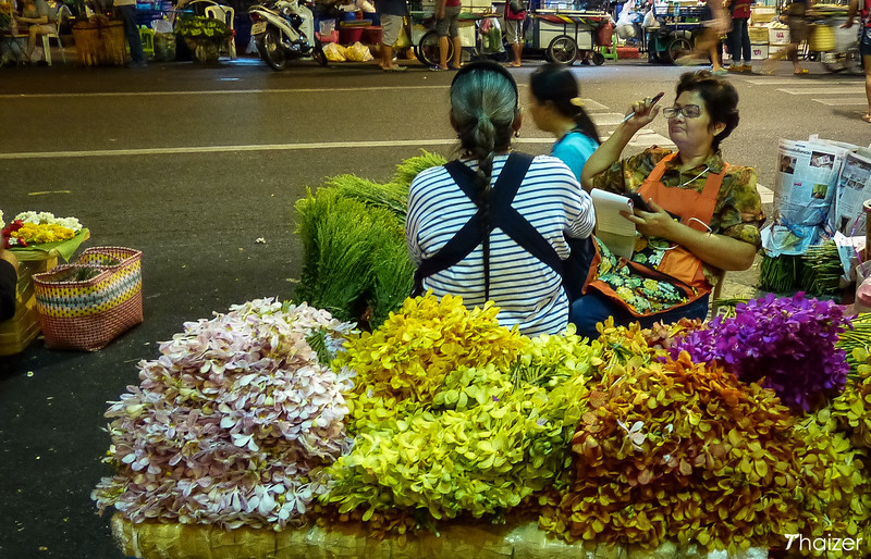 Tour en tuk tuk por las luces nocturnas de Bangkok Tour en tuk tuk por las luces nocturnas de Bangkok