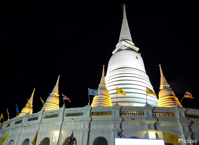 Tour en tuk tuk por las luces nocturnas de Bangkok Tour en tuk tuk por las luces nocturnas de Bangkok