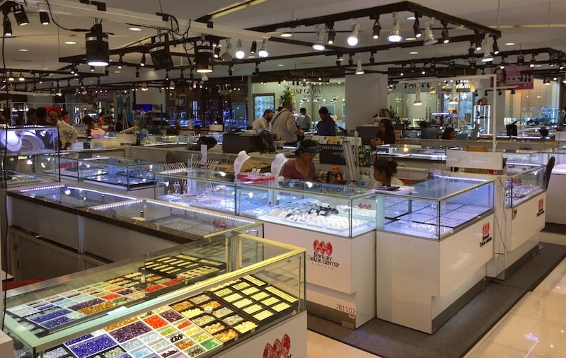 ¿Cómo y dónde comprar piedras preciosas en Bangkok? Impresiona a las mujeres tailandesas con las mejores joyas.