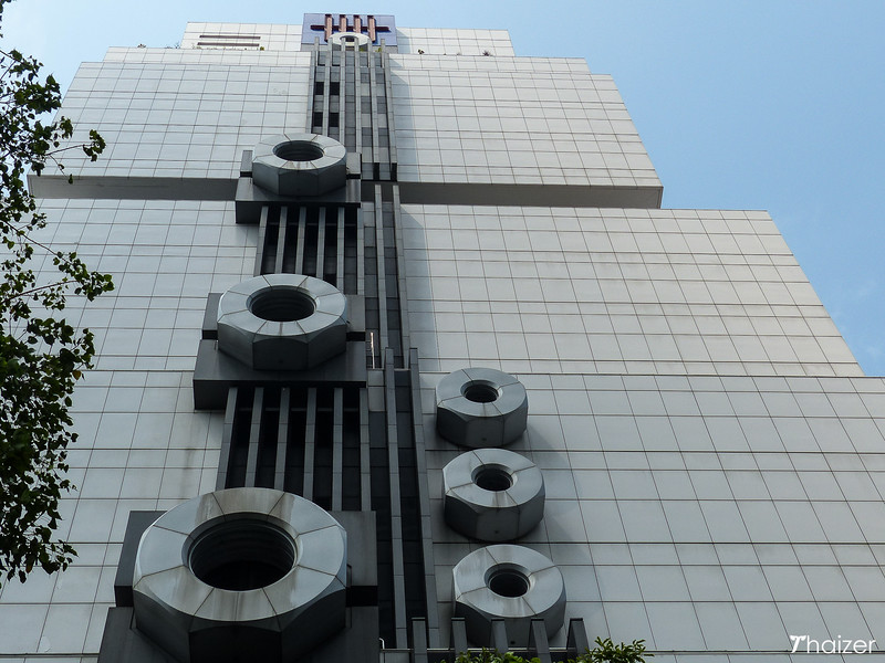 Bangkok Robot Building añade Sanuk al horizonte Bangkok Robot Building añade Sanuk al horizonte