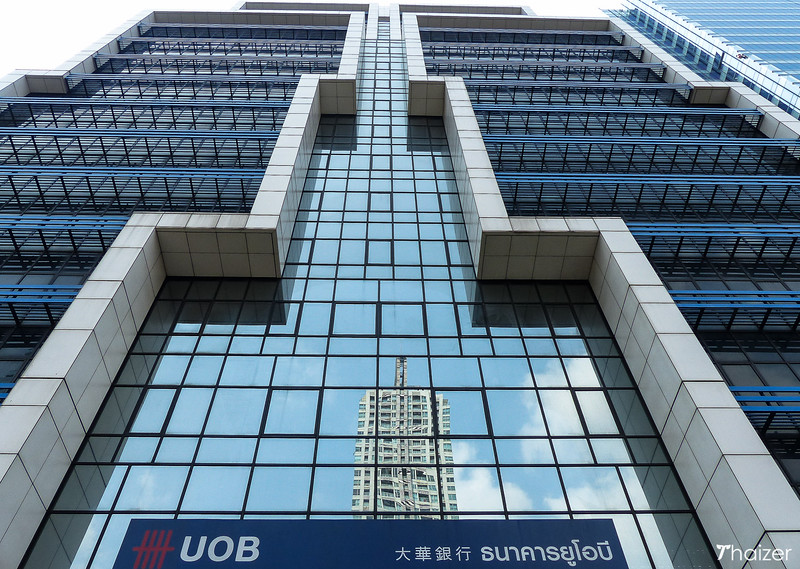 Bangkok Robot Building añade Sanuk al horizonte Bangkok Robot Building añade Sanuk al horizonte