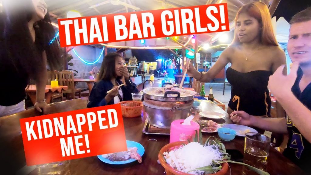 Las chicas de los bares tailandeses alimentan la vida nocturna en Tailandia Las chicas de los bares tailandeses alimentan la vida nocturna en Tailandia