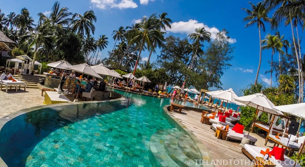 Gran brunch dominical en Nikki Beach Koh Samui