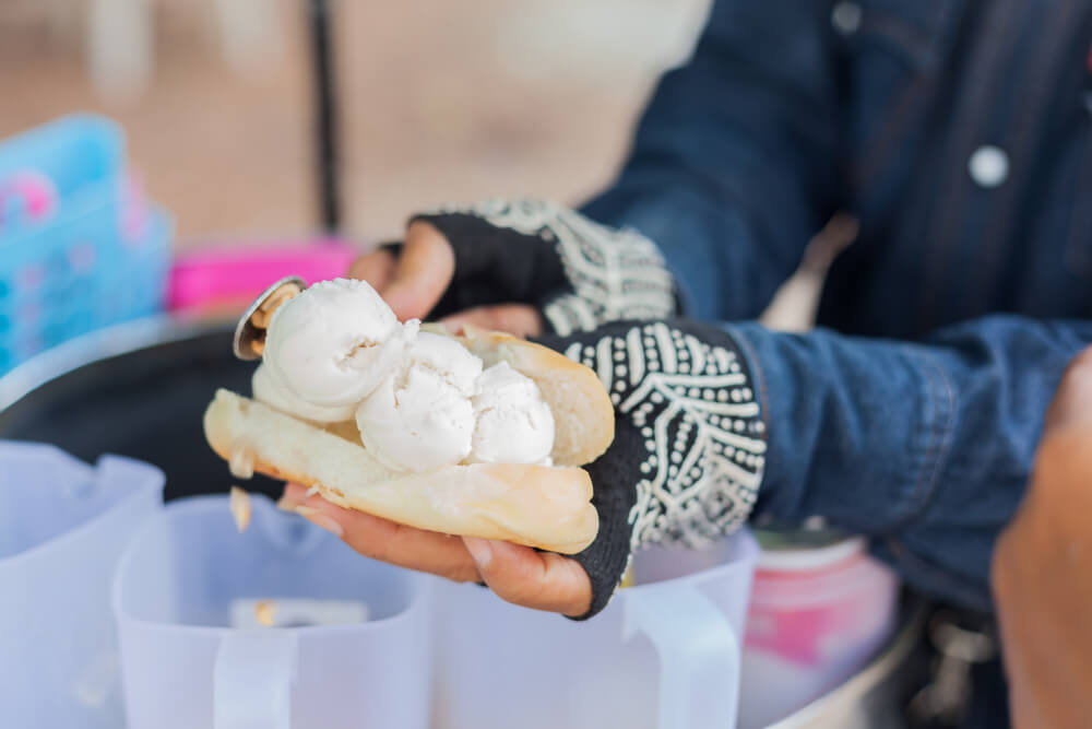 25 deliciosos bocadillos callejeros tailandeses: guía para comer con los dedos