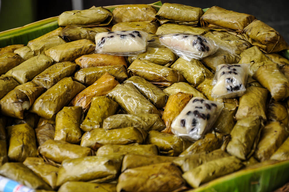 25 deliciosos bocadillos callejeros tailandeses: guía para comer con los dedos