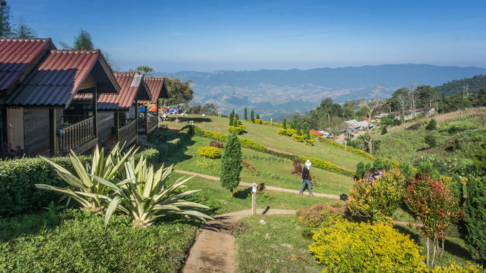 Phu Chi Fah: Capturando el amanecer en un mar de niebla