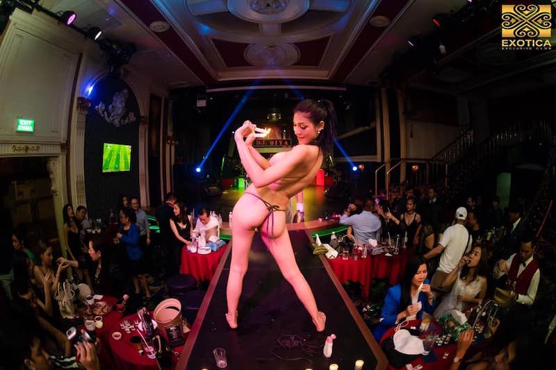 Exotica Exclusive Club: un pequeño club G con guapas chicas tailandesas Exotica Exclusive Club: un pequeño club G con guapas chicas tailandesas
