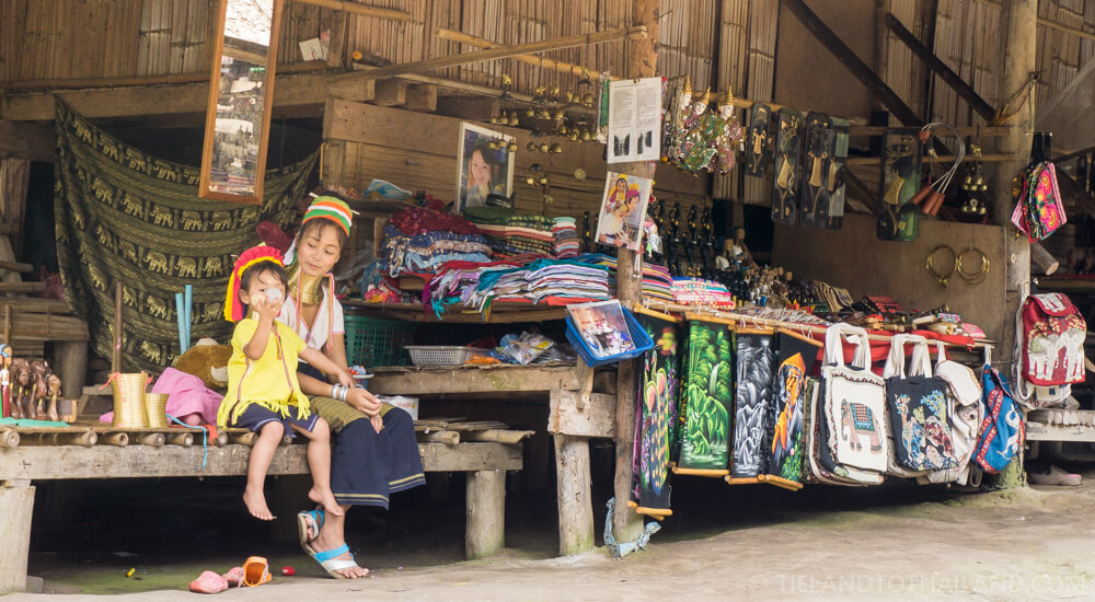 Experimente un auténtico recorrido por la tribu de las colinas de Chiang Mai y alojamiento en familia.