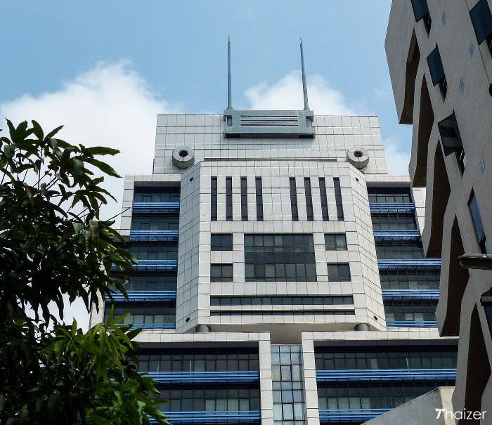 Bangkok Robot Building añade Sanuk al horizonte