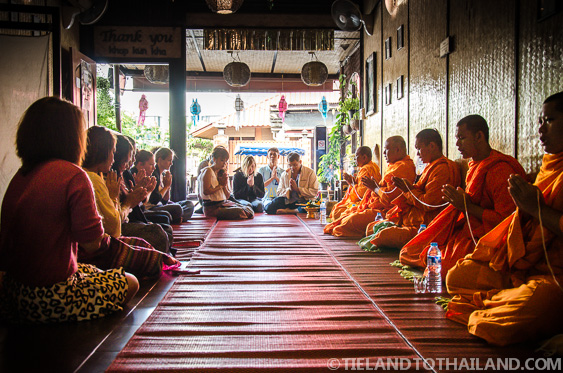 Ceremonia de bendición de los monjes en Tailandia