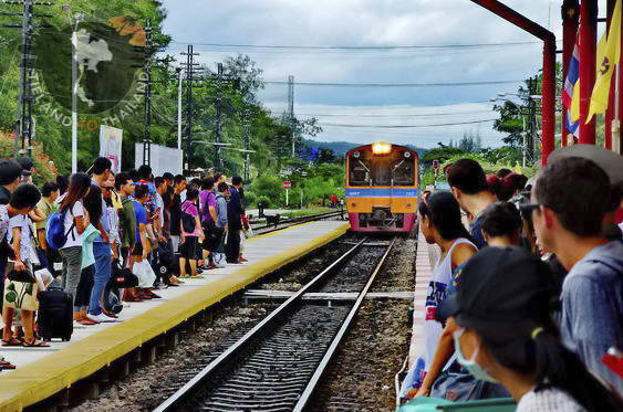 De Hua Hin a Bangkok en tren de tercera clase