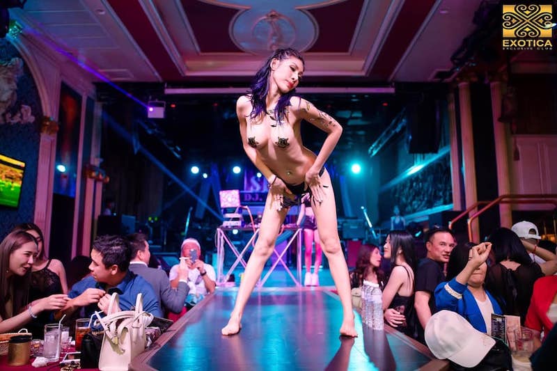Exotica Exclusive Club: un pequeño club G con guapas chicas tailandesas Exotica Exclusive Club: un pequeño club G con guapas chicas tailandesas
