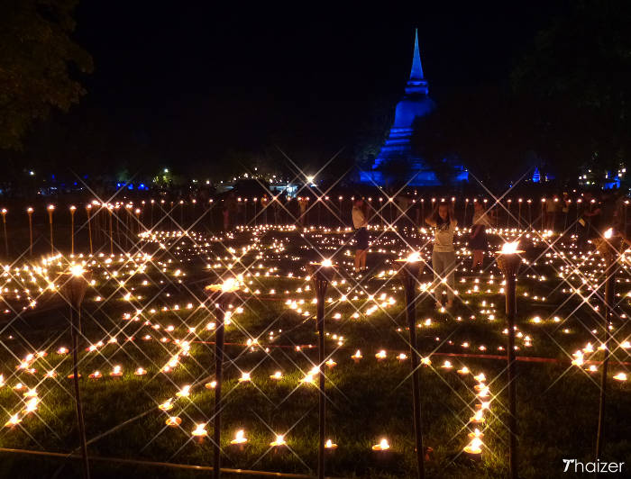 Celebramos Loy Krathong en Sukhothai