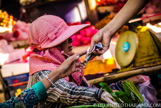 Mercado Rong Kluea en Sa Kaeo, Tailandia