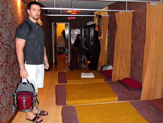 Pies de cinco dólares… ¿masaje?