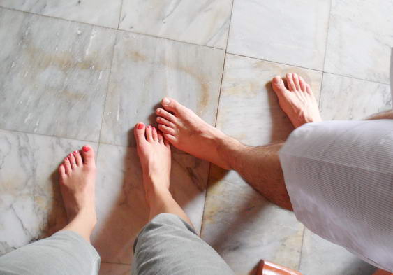 Pies de cinco dólares… ¿masaje?