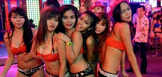Trabajo paralelo en Bangkok: lo que hacen algunas hermosas chicas tailandesas y cómo encontrarlas