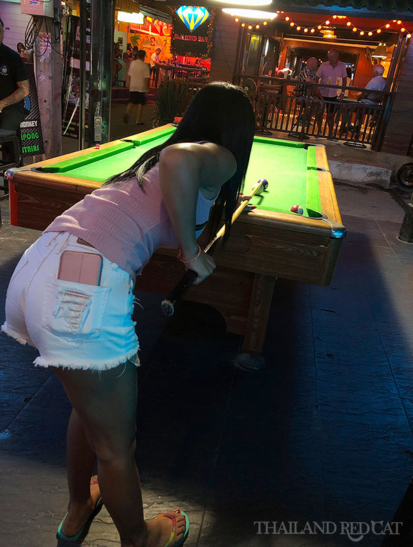 Vida nocturna y chicas tailandesas en Hua Hin.