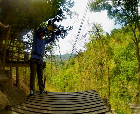 Tirolesa en Chiang Mai, Tailandia