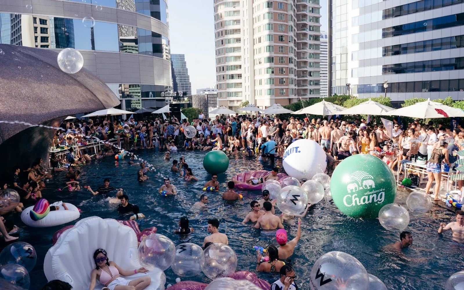 Las 8 mejores fiestas en la piscina en Bangkok