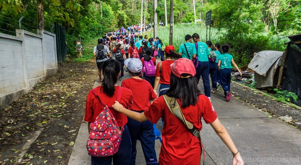 Camina por el sendero del monje hasta Doi Suthep Camina por el sendero del monje hasta Doi Suthep