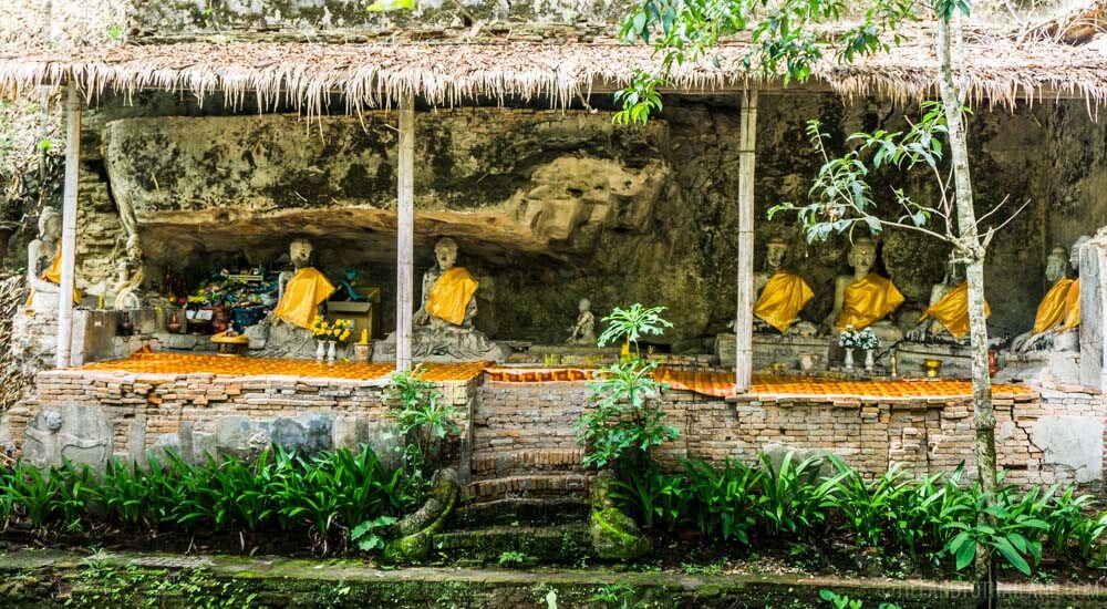 Camina por el sendero del monje hasta Doi Suthep Camina por el sendero del monje hasta Doi Suthep