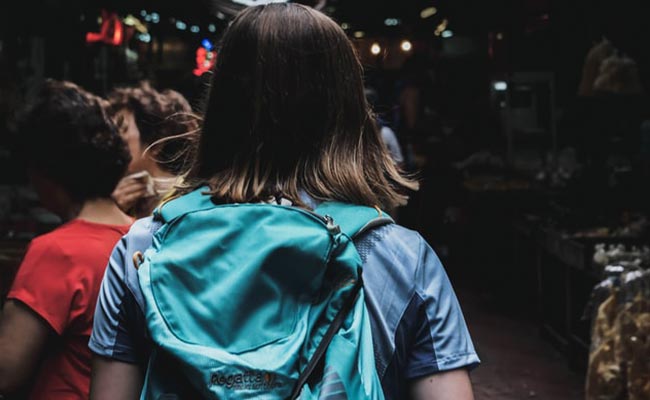 La guía de viajes en solitario para mujeres: consejos de una chica viajera experimentada