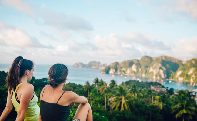 La guía de viajes en solitario para mujeres: consejos de una chica viajera experimentada La guía de viajes en solitario para mujeres: consejos de una chica viajera experimentada