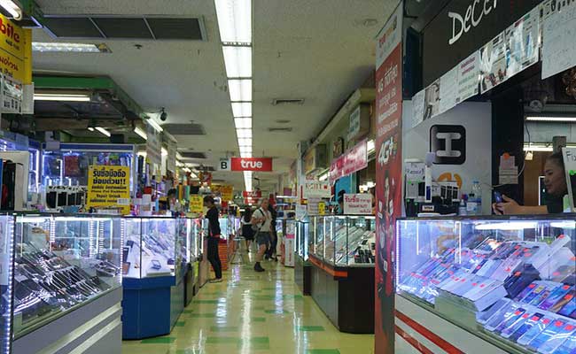 Una guía turística del centro MBK en Bangkok (Mah Boon Krong)