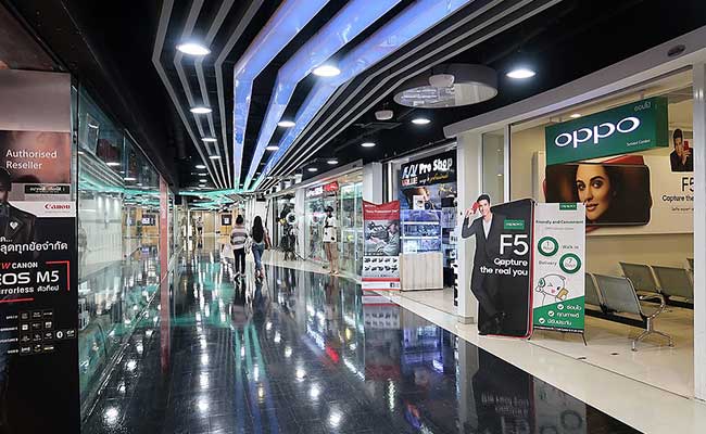 Una guía turística del centro MBK en Bangkok (Mah Boon Krong)