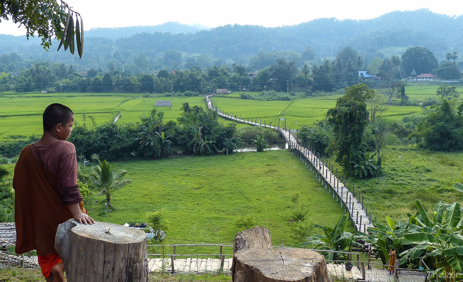 El Puente de Bambú de la Fe sobre los arrozales de Mae Hong Son